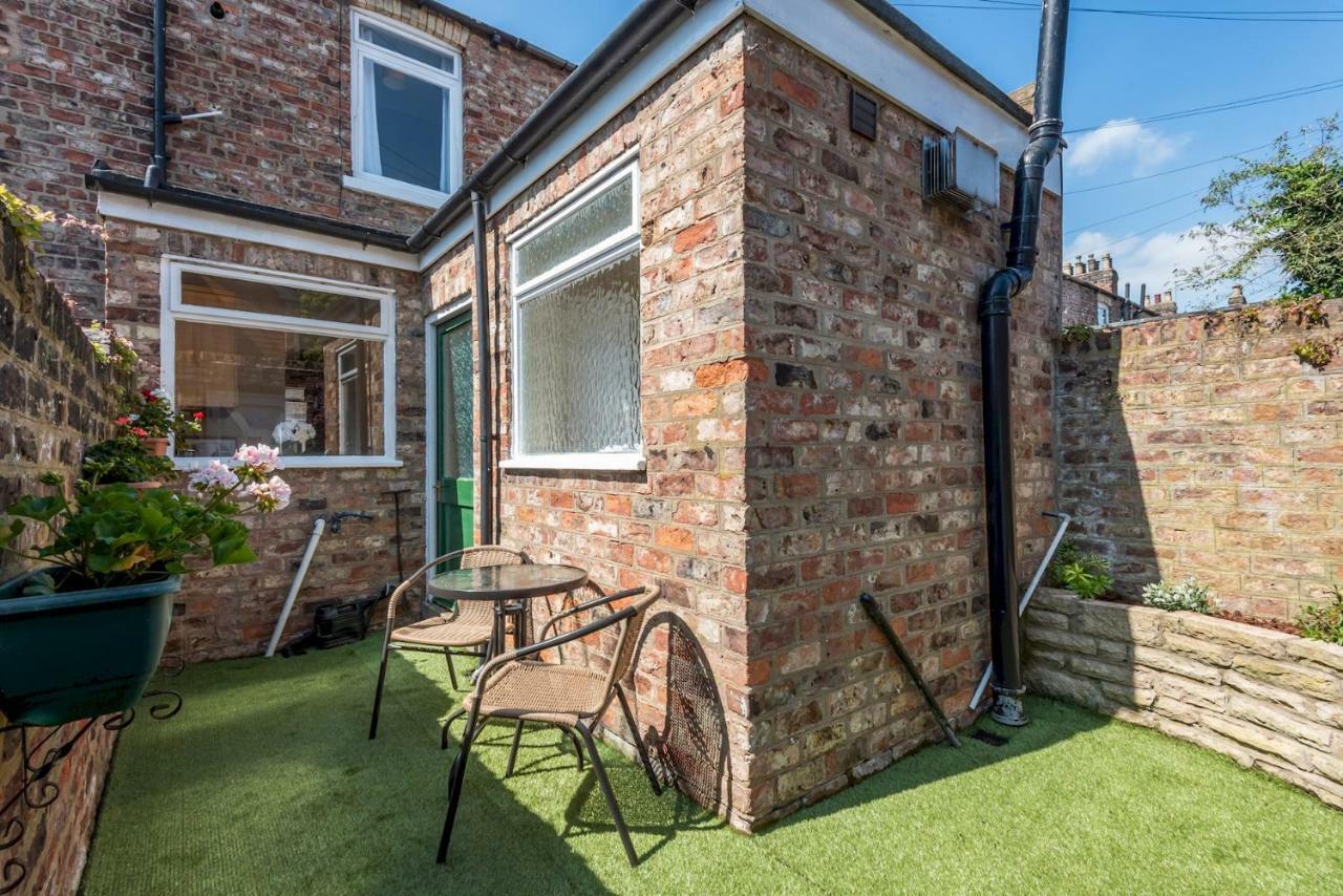 Cosy & Central Victorian House - Pass The Keys York Exterior photo